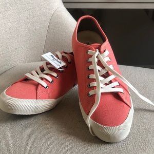 BRAND NEW// Seavees cotton canvas shoe